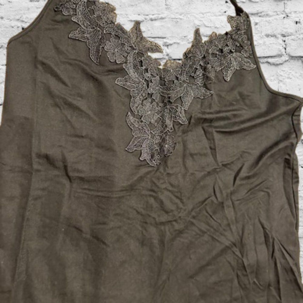 Listicle Black Lace Embroidery Tank Top  4072    NWT Boutique